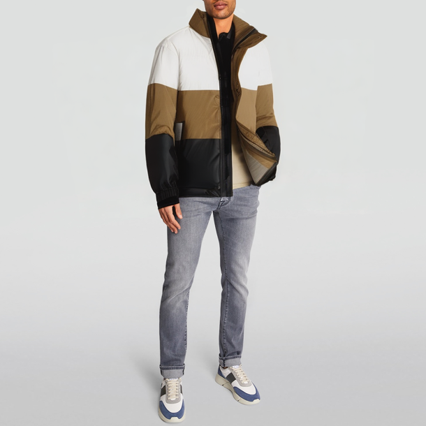 High-quality puffer jacket with a stand-up collar