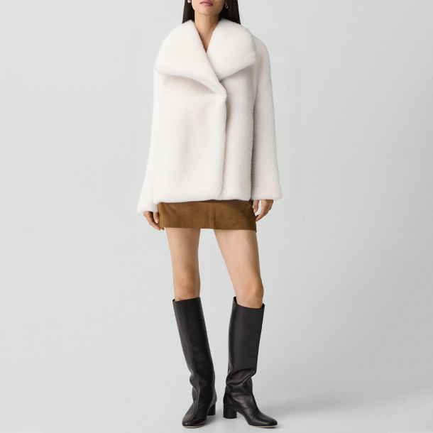 Vintage-style lapel faux fur coat