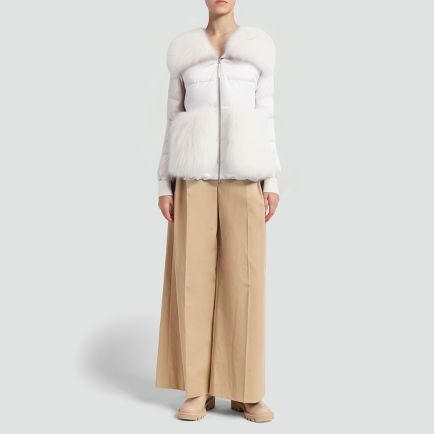 Luxury short down jacket with white fox fur collar